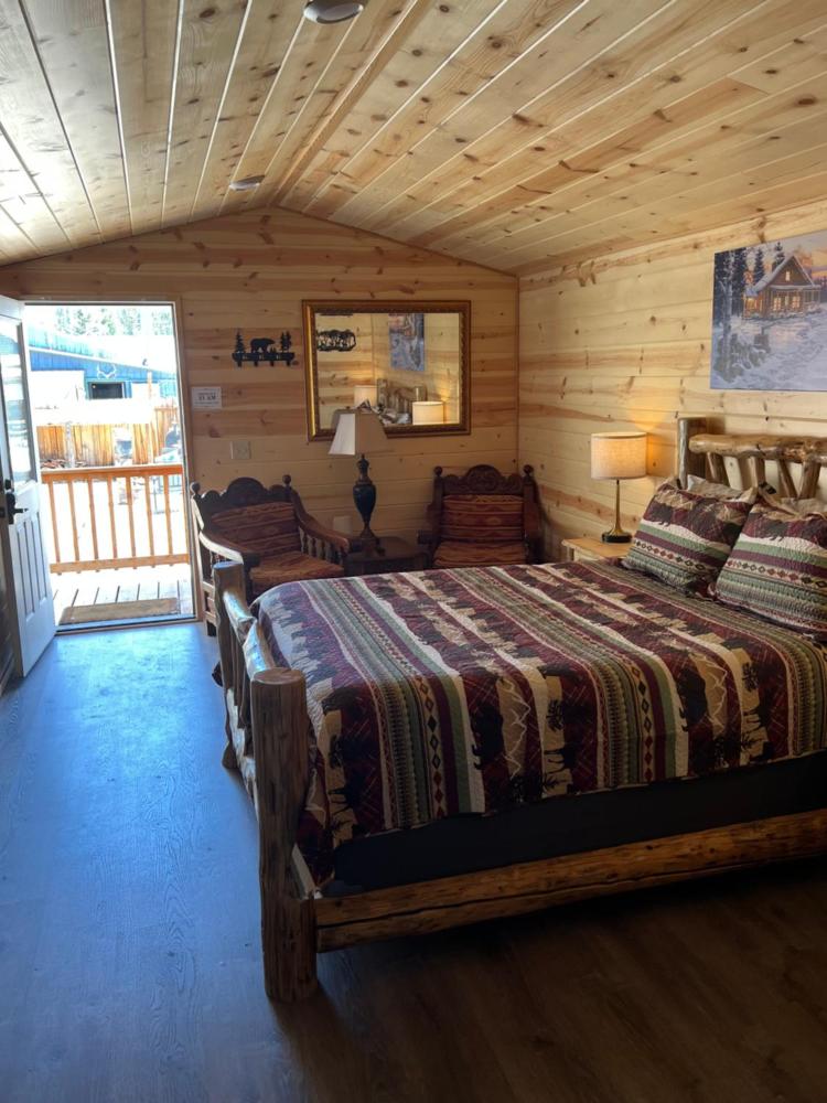 The Gold Mine Hotel Cabins